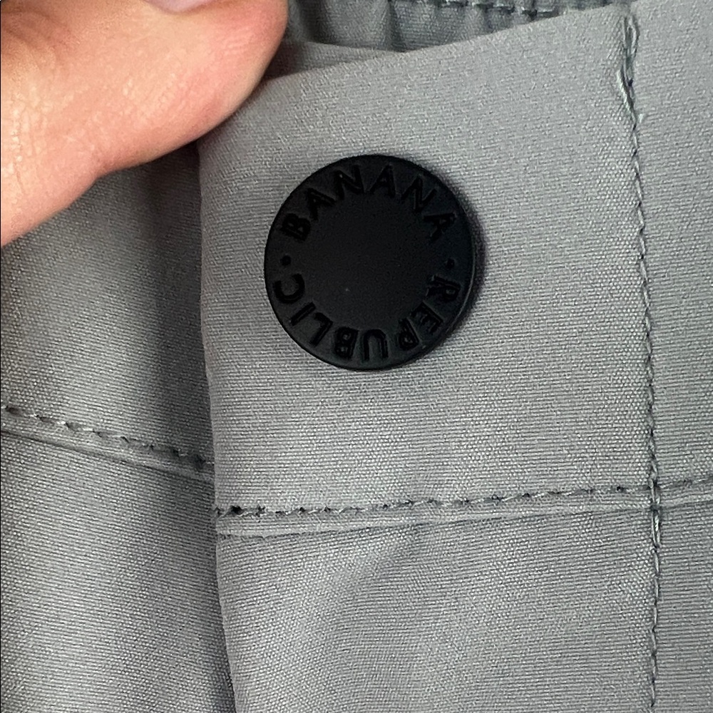 Banana Republic Light Gray Chinos Men’s Pants Size 32 - Picture 6 of 8